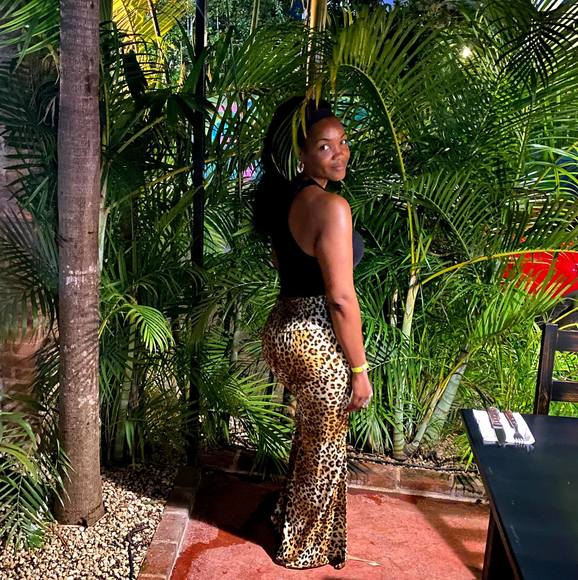 Meet your Posher, Neicey - Picture 1 of 1